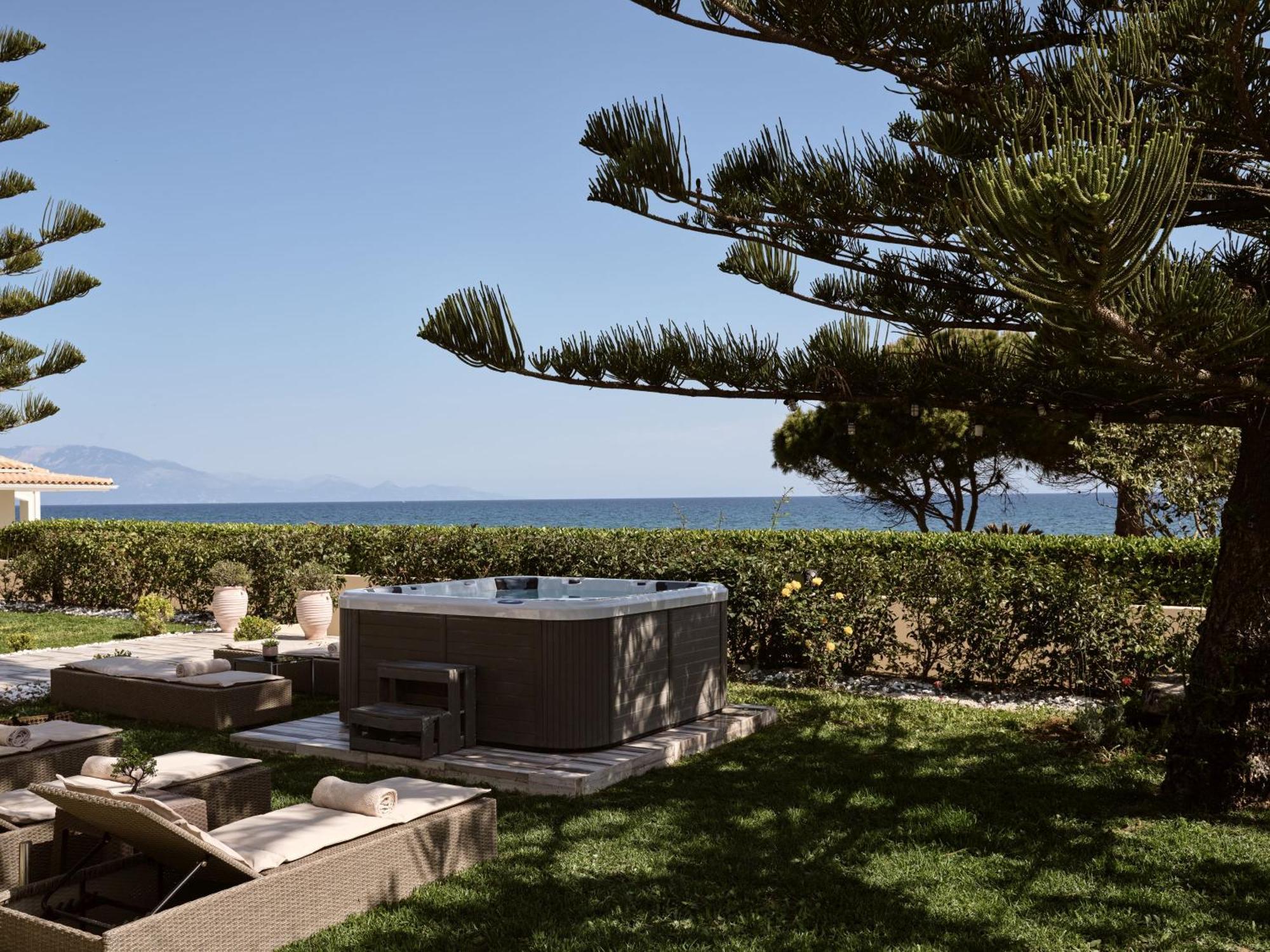 Sea Elegance Villa - On The Beach, By Zantewize Psarou  外观 照片