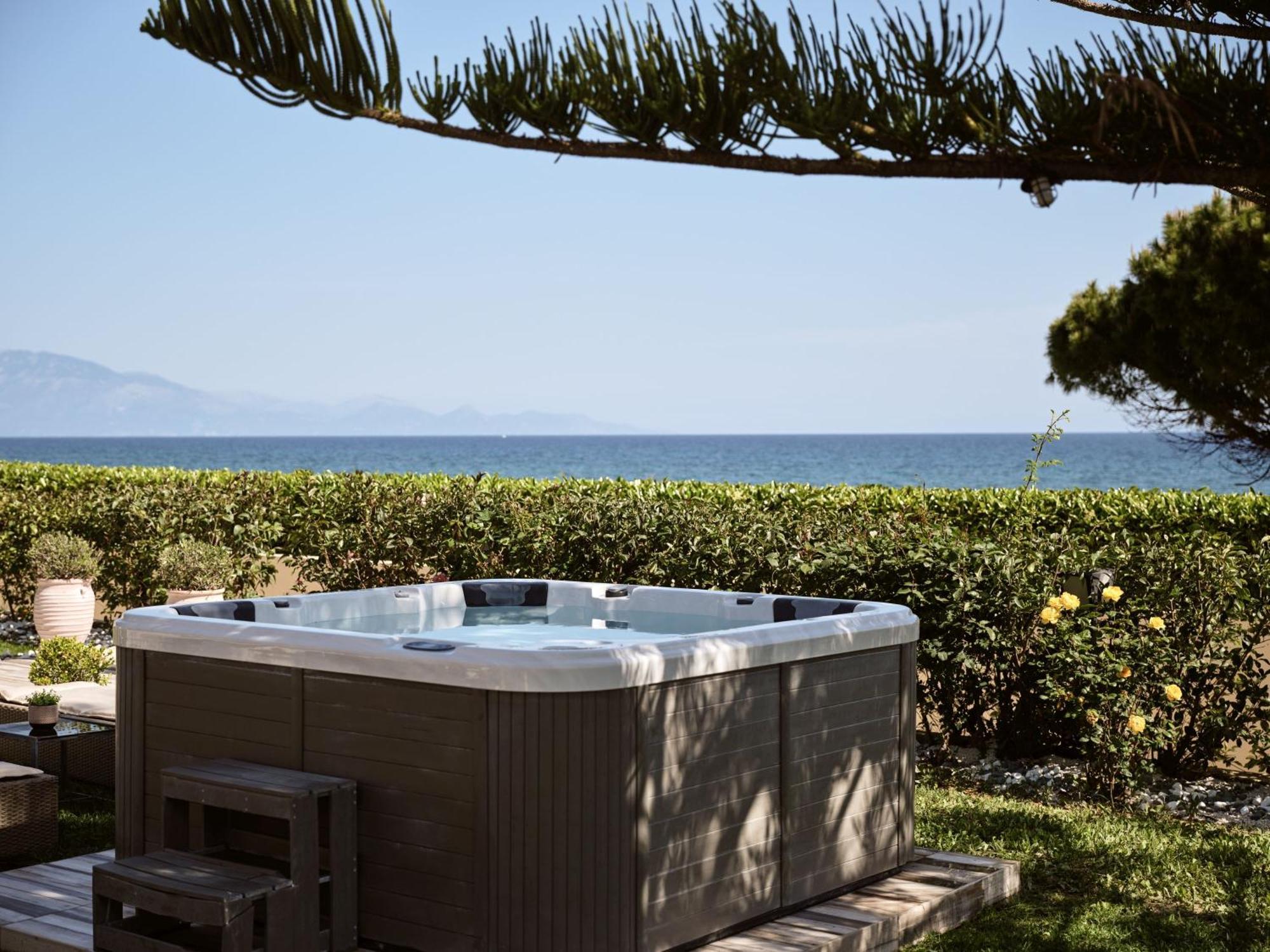 Sea Elegance Villa - On The Beach, By Zantewize Psarou  外观 照片